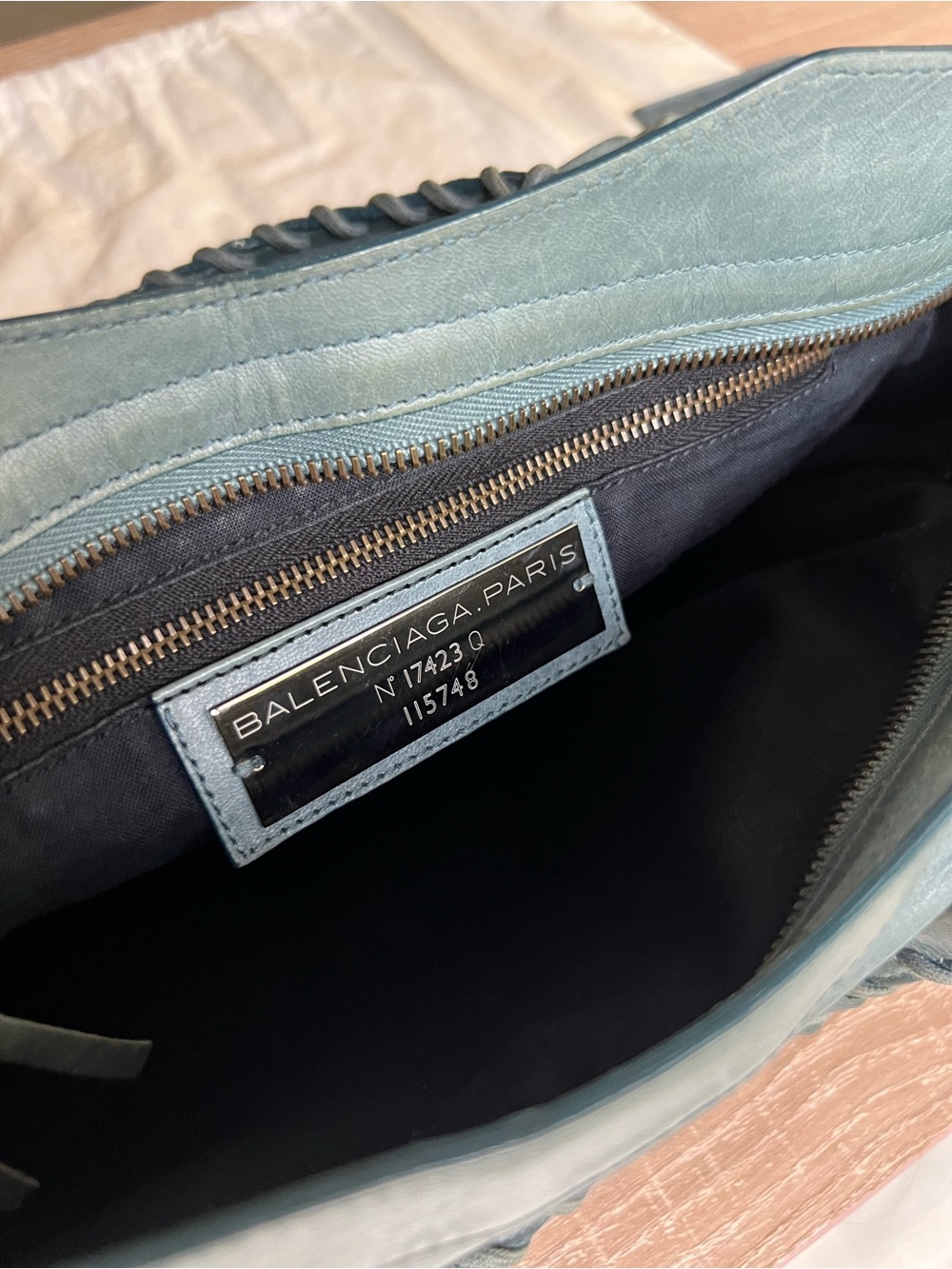 Balenciaga Classic Leather City Bag - Picture 11 of 16